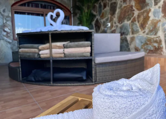 Chabela's Seaview Penthouse & דירה
